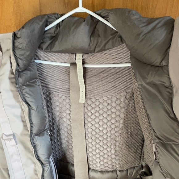 Lululemon Winter Warrior Parka Size 6 - Picture 2 of 8